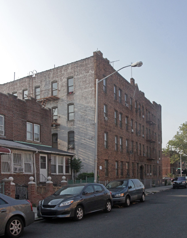 149 E 31st St in Brooklyn, NY - Foto de edificio - Building Photo