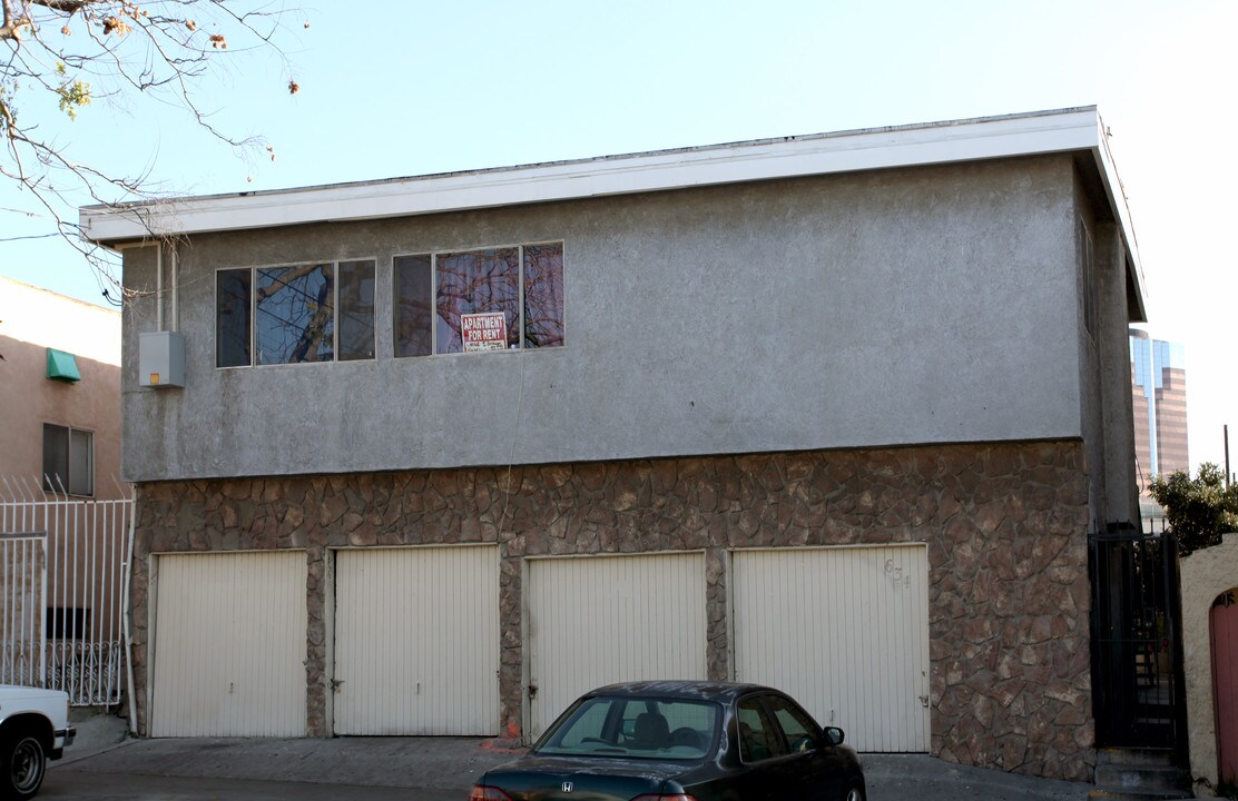 634 W 5th St in Long Beach, CA - Foto de edificio