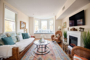 3 Woodland Dr in Greenwich, CT - Building Photo