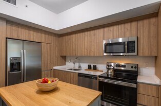 295 NW 157th St, Unit A1 in Miami, FL - Building Photo