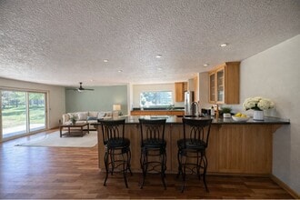 1524 Alves Rd in Weed, CA - Building Photo - Building Photo