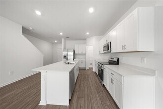 4883 SW 81st Lp in Liberty Triangle, FL - Building Photo - Building Photo