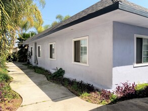 928 W 83rd St in Los Angeles, CA - Building Photo - Building Photo