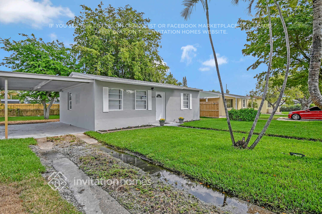 1214 S D St in Lake Worth, FL - Building Photo