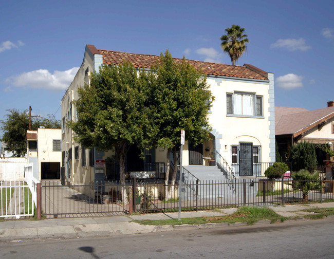 3203 W 17th St in Los Angeles, CA - Building Photo - Building Photo