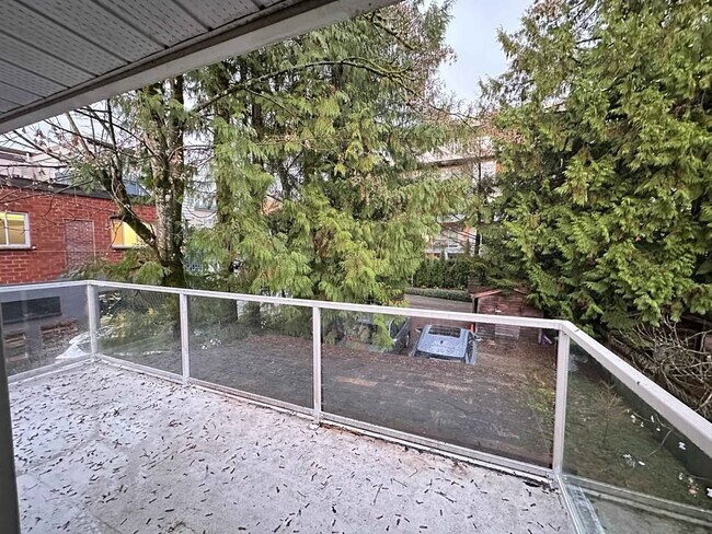 1318 Ross Rd in North Vancouver, BC - Building Photo - Building Photo