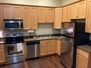 74 W Front St, Unit 74 in Monroe, MI - Building Photo - Building Photo