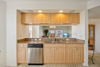 960 Starkey Rd-Unit -Starkey 960-1501 in Largo, FL - Building Photo - Building Photo