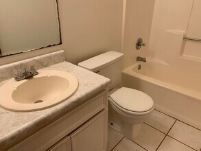 716 Fairview Dr in Fort Walton Beach, FL - Building Photo - Building Photo