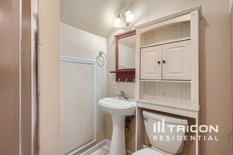10242 S Kelliwood Way in Littleton, CO - Building Photo - Building Photo