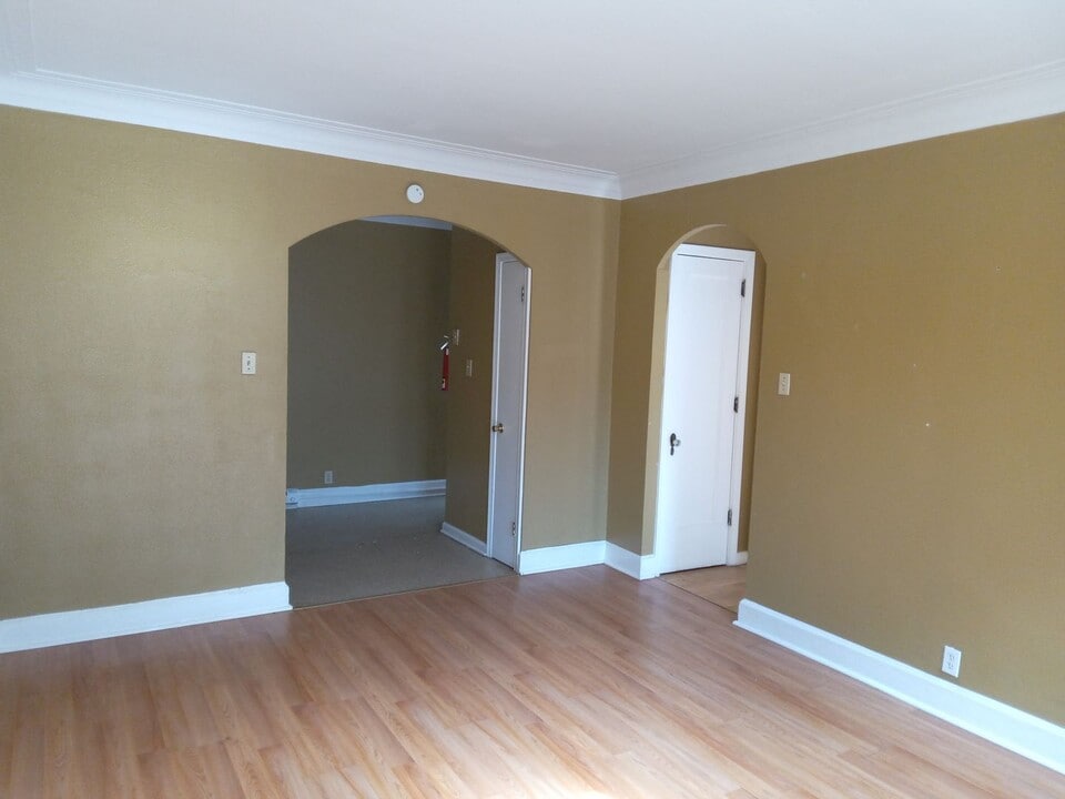 212 N 6th St in Allentown, PA - Building Photo