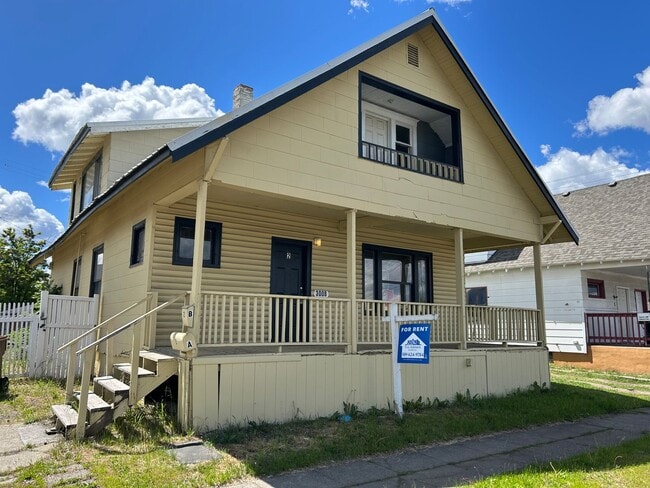 property at 3008 E Rowan Ave