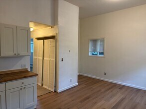 9008 N Mohawk Ave, Unit 9008 Mohawk in Portland, OR - Building Photo - Building Photo