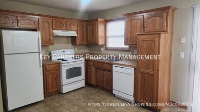 1640 SW Highland Dr in Lee's Summit, MO - Building Photo - Building Photo