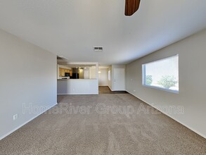 7307 S Sunrise Way in Buckeye, AZ - Building Photo - Building Photo