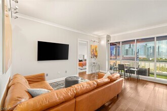 4575 Dean Martin Dr in Las Vegas, NV - Building Photo - Building Photo