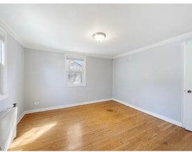 511 Brooklawn Ave, Unit H1 in Roselle, NJ - Foto de edificio - Building Photo