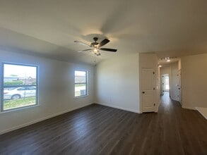 200 NW 122nd St in Oklahoma City, OK - Foto de edificio - Building Photo