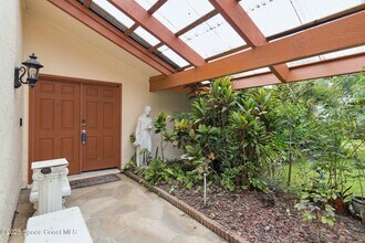 1326 Cherry Hills Rd NE in Palm Bay, FL - Foto de edificio - Building Photo