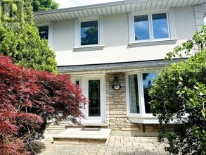 125 Bannatyne Dr in Toronto, ON - Building Photo - Building Photo