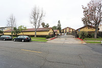 Park Flower Apartments in Garden Grove, CA - Foto de edificio - Building Photo