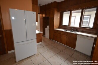 20 Benton Rd, Unit 2 in Medford, MA - Foto de edificio - Building Photo