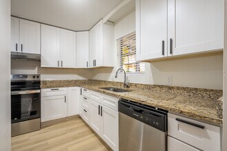 1545 Springwood Dr SE in Smyrna, GA - Building Photo - Building Photo