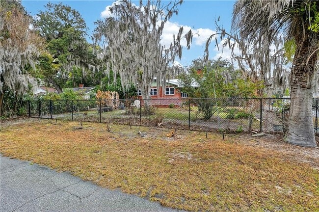 1601 Walnut Ave in Brunswick, GA - Building Photo - Building Photo