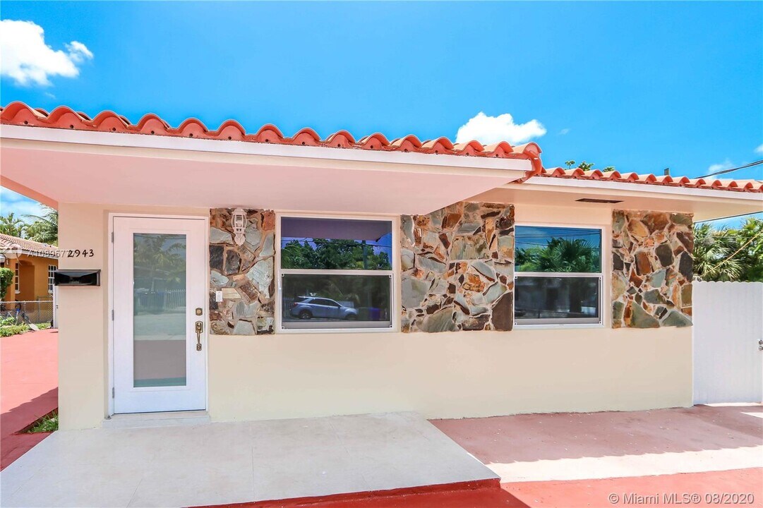 2943 SW 36th Ave-Unit -FRONT in Miami, FL - Building Photo
