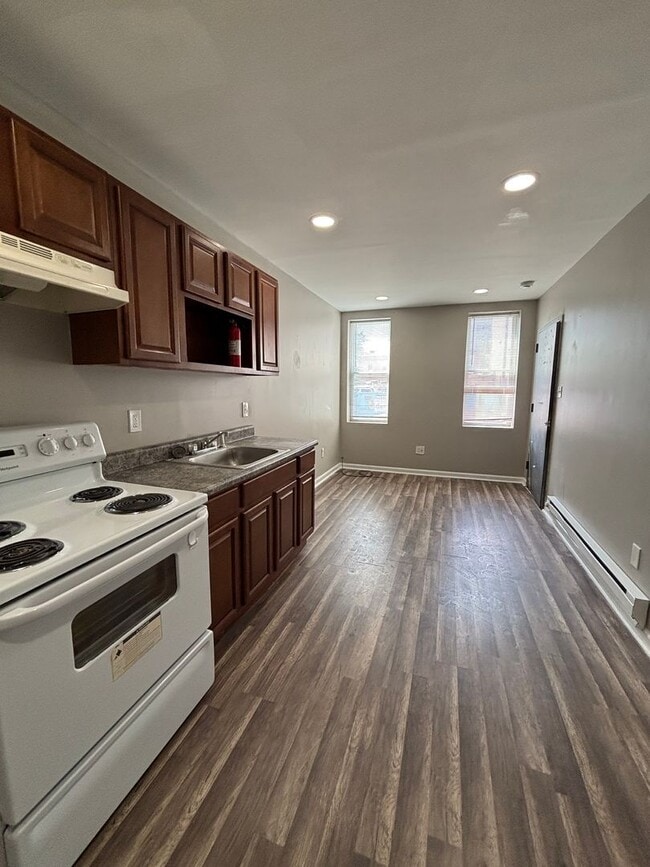 property at 24 E Silver St