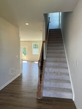 15 Twiggs Ln in Taylors, SC - Foto de edificio - Building Photo