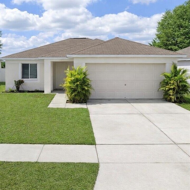 13230 Prestwick Dr in Riverview, FL - Building Photo