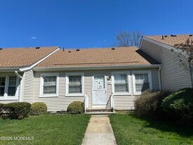 119 Lowens Strasse in Freehold, NJ - Building Photo