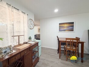 303 Sikes Cir NW in Fort Walton Beach, FL - Foto de edificio - Building Photo