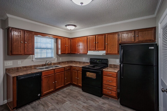 Woodland Manor Condominiums