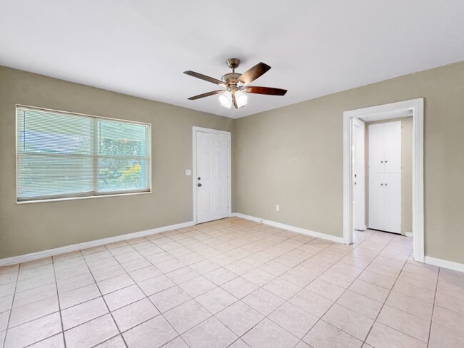 203 5th Ave NW in Ruskin, FL - Building Photo - Building Photo