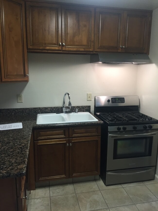 307 Pine St in Ripon, CA - Building Photo - Building Photo