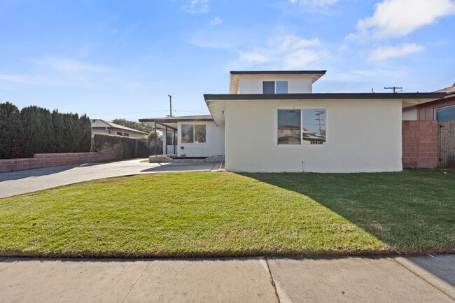 13205 Casimir Ave in Gardena, CA - Building Photo - Building Photo