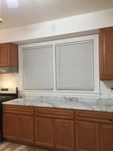 108 Speer Ave, Unit 1st Fl in Clifton, NJ - Foto de edificio - Building Photo