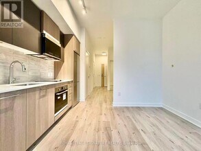 30 Dreamers Wy in Toronto, ON - Building Photo - Building Photo