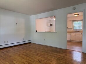 19 Granite Dr in Bethel, CT - Building Photo - Building Photo