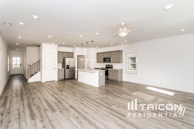 property at 128 E Rdg Wy