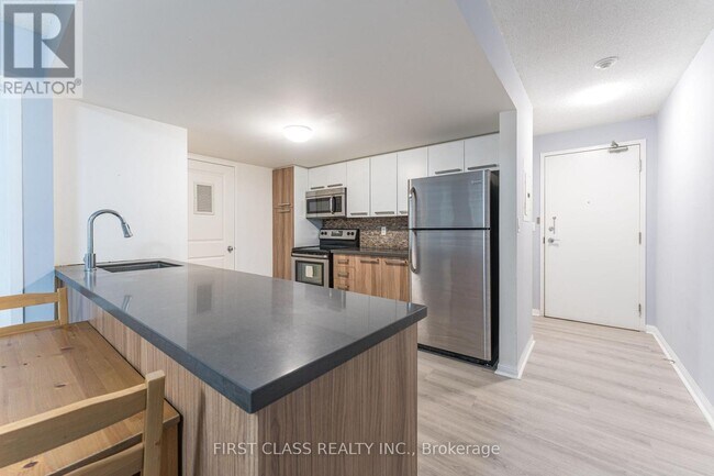 11-611 St Joseph St in Toronto, ON - Building Photo - Building Photo