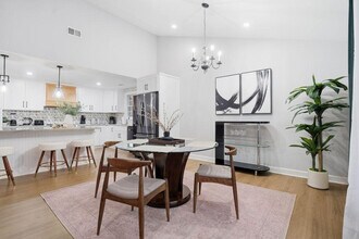 7417 Shadowlake Dr in Charlotte, NC - Foto de edificio - Building Photo