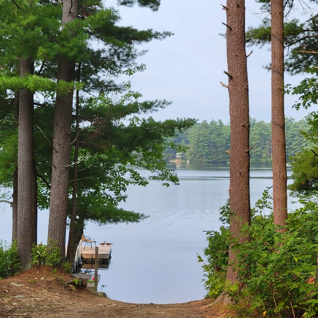 19 Metacomet Lake Dr in Sandown, NH - Building Photo - Building Photo