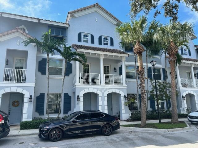 1261 Piazza Antinori in Boynton Beach, FL - Foto de edificio