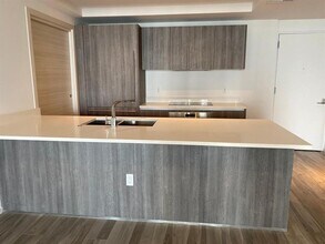 805 S Miami Ave, Unit 3310 in Miami, FL - Building Photo - Building Photo