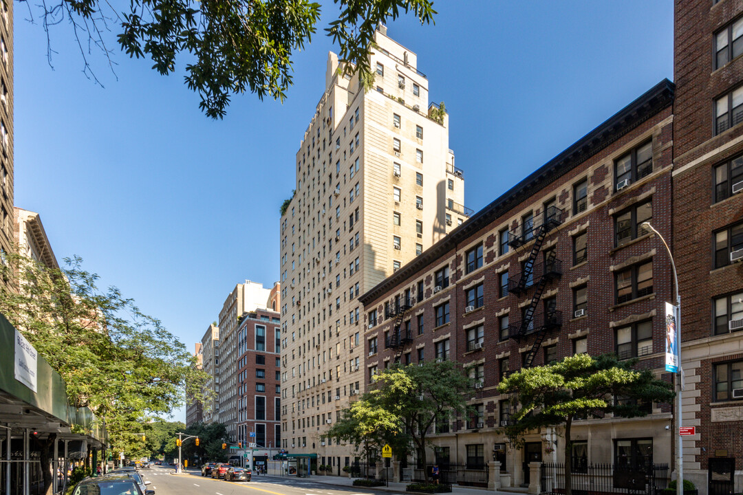 49 E 96th St in New York, NY - Building Photo