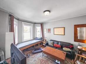 593 Centre St in Boston, MA - Building Photo - Building Photo