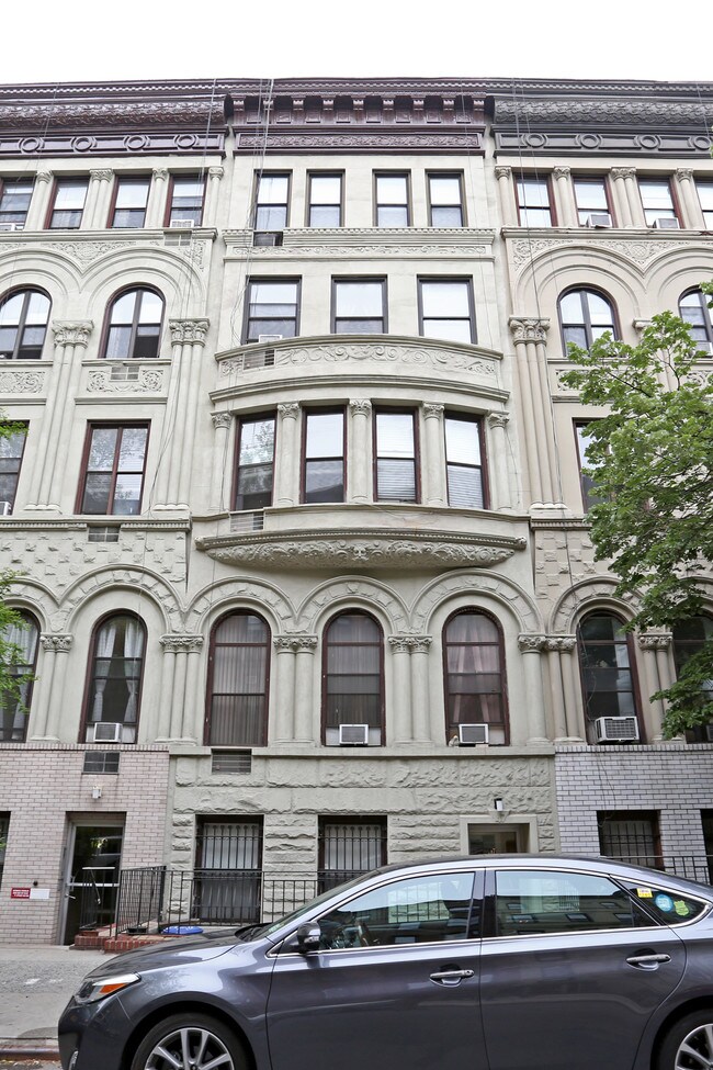 147 W 75th St in New York, NY - Building Photo - Building Photo